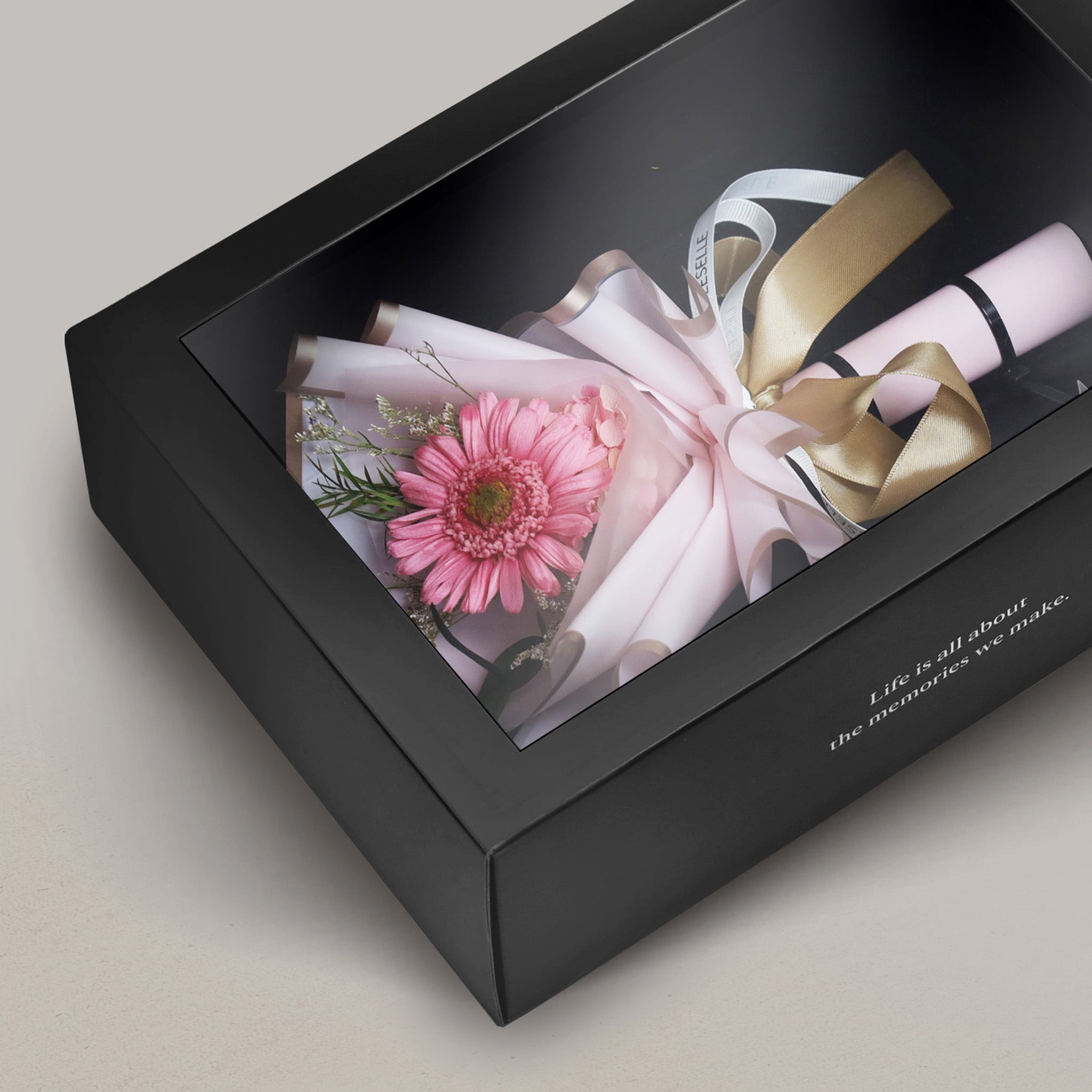 嫣粉單朵非洲菊永生花束